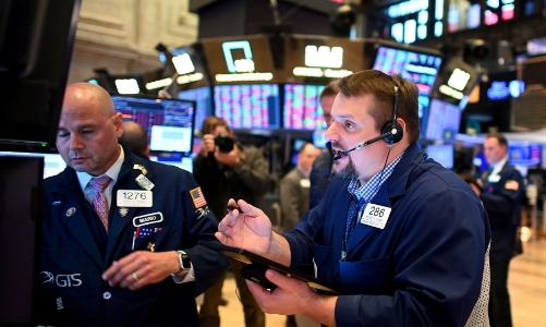 Chứng khoán Mỹ xanh rực, S&P 500 lập kỷ lục mới