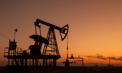 Dự báo ảm đạm của OPEC+ khiến giá dầu tuột mốc 60 USD/thùng