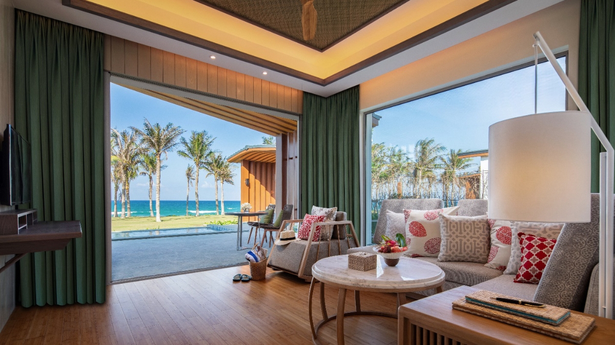 100% các căn biệt thự nghỉ dưỡng Ocean Luxury Villa by Radisson Blu đều có tầm nhìn trực diện biển.
