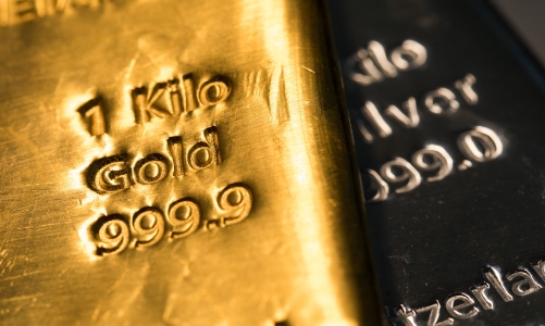 Giá vàng tăng vọt trở lại, USD đi ngang