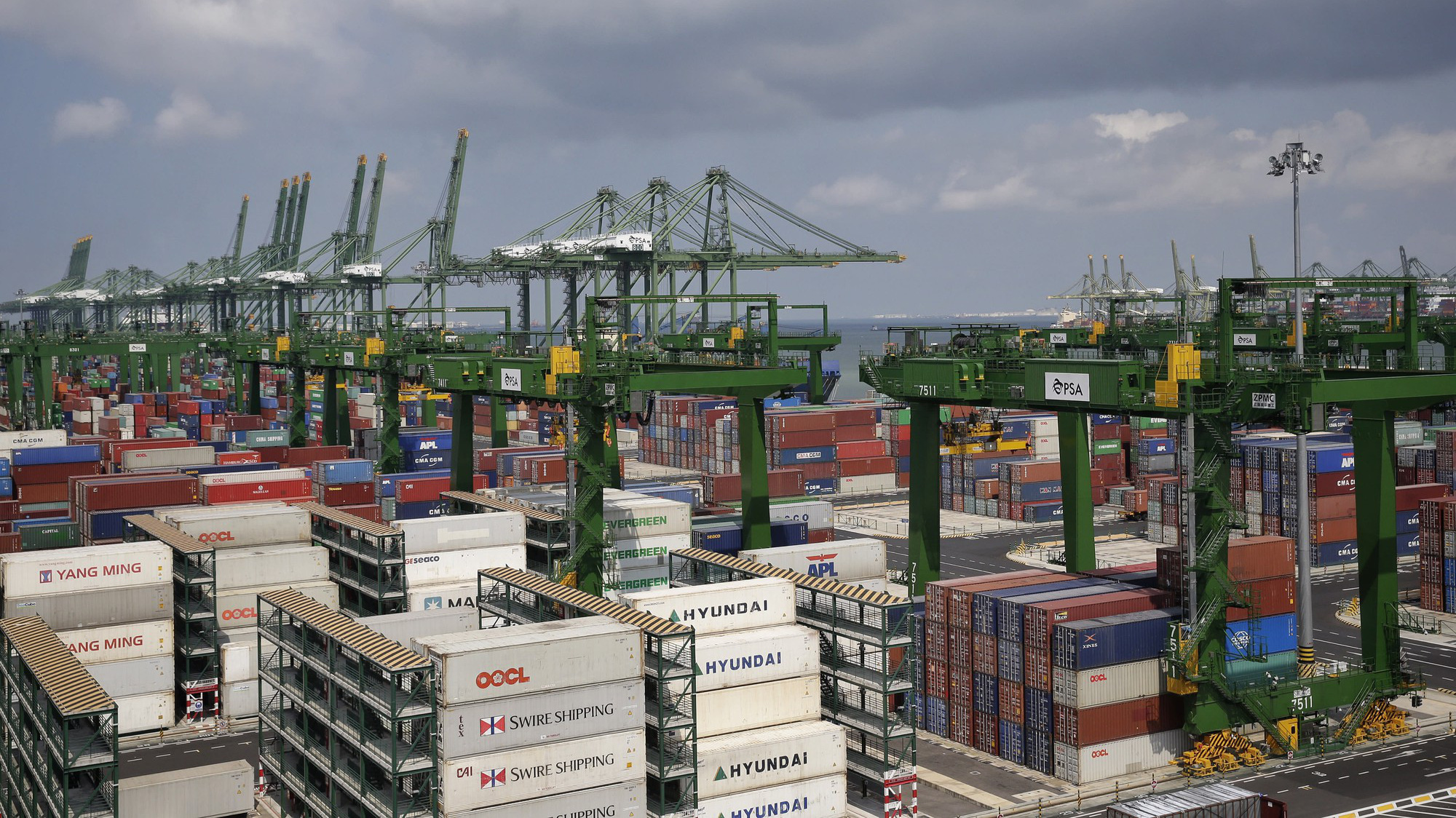 Thông tư số 14/2021/TT-BTC của Bộ Tài chính quy định chi tiết về mức thu, chế độ thu, nộp, quản lý và sử dụng phí hải quan và lệ phí hàng hóa, phương tiện vận tải quá cảnh - Ảnh: VGP