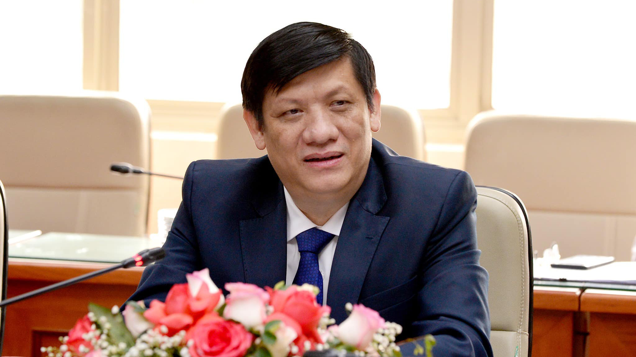 Bộ trưởng Bộ Y tế Nguyễn Thanh Long làm việc với các tổ chức quốc tế, các đại sứ về vấn đề vaccine ngày 1/4. Ảnh - Trần Minh. 