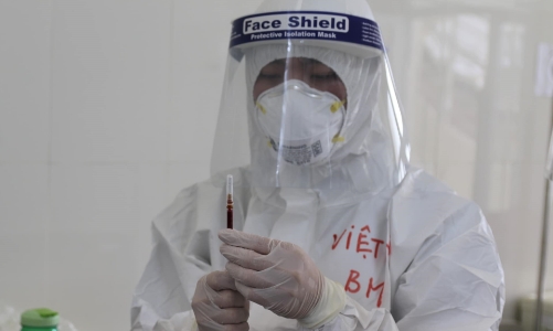 Hai người nhập cảnh trái phép về Tp.HCM và Hải Phòng nhiễm Covid-19