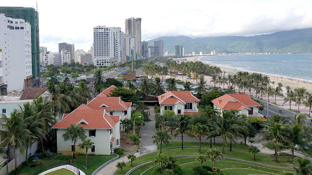 Thị trường cũng đang xuất hiện hiện tượng "ôm hàng" theo kiểu "bắt đáy" tại một số khu vực có quy hoạch tốt