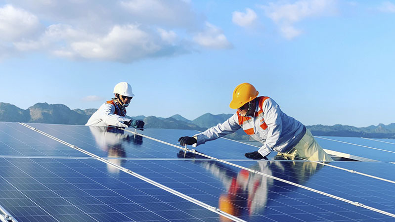 Chính sách khuyến khích đầu tư làm bùng nổ các dự án năng lượng mặt trời.