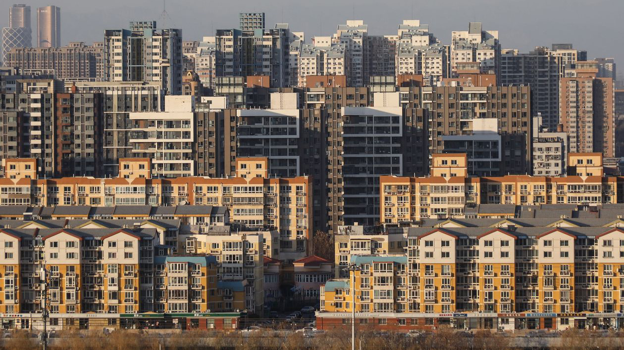 Tại Trung Quốc, giới chức tìm nhiều cách để hạ nhiệt thị trường nhưng không đạt được nhiều kết quả - Ảnh: Shutterstock