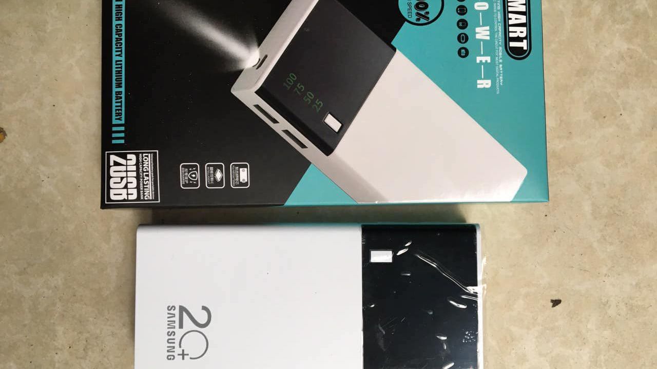 Pin dự phòng nhái nhãn hiệu Samsung.