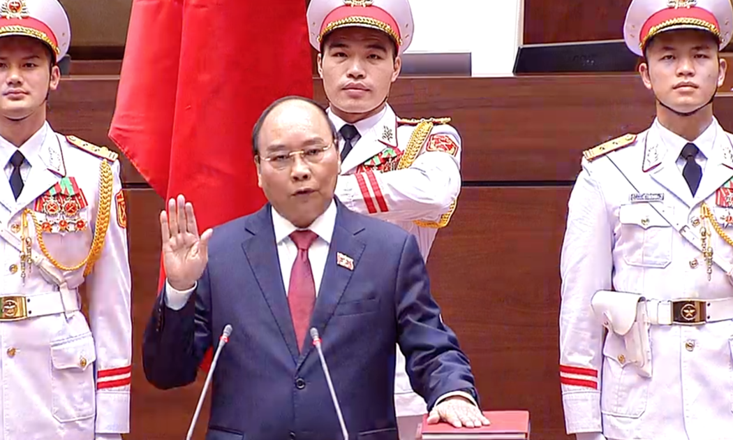 Tân Chủ tịch nước Nguyễn Xuân Phúc tuyên thệ - Ảnh: VTV