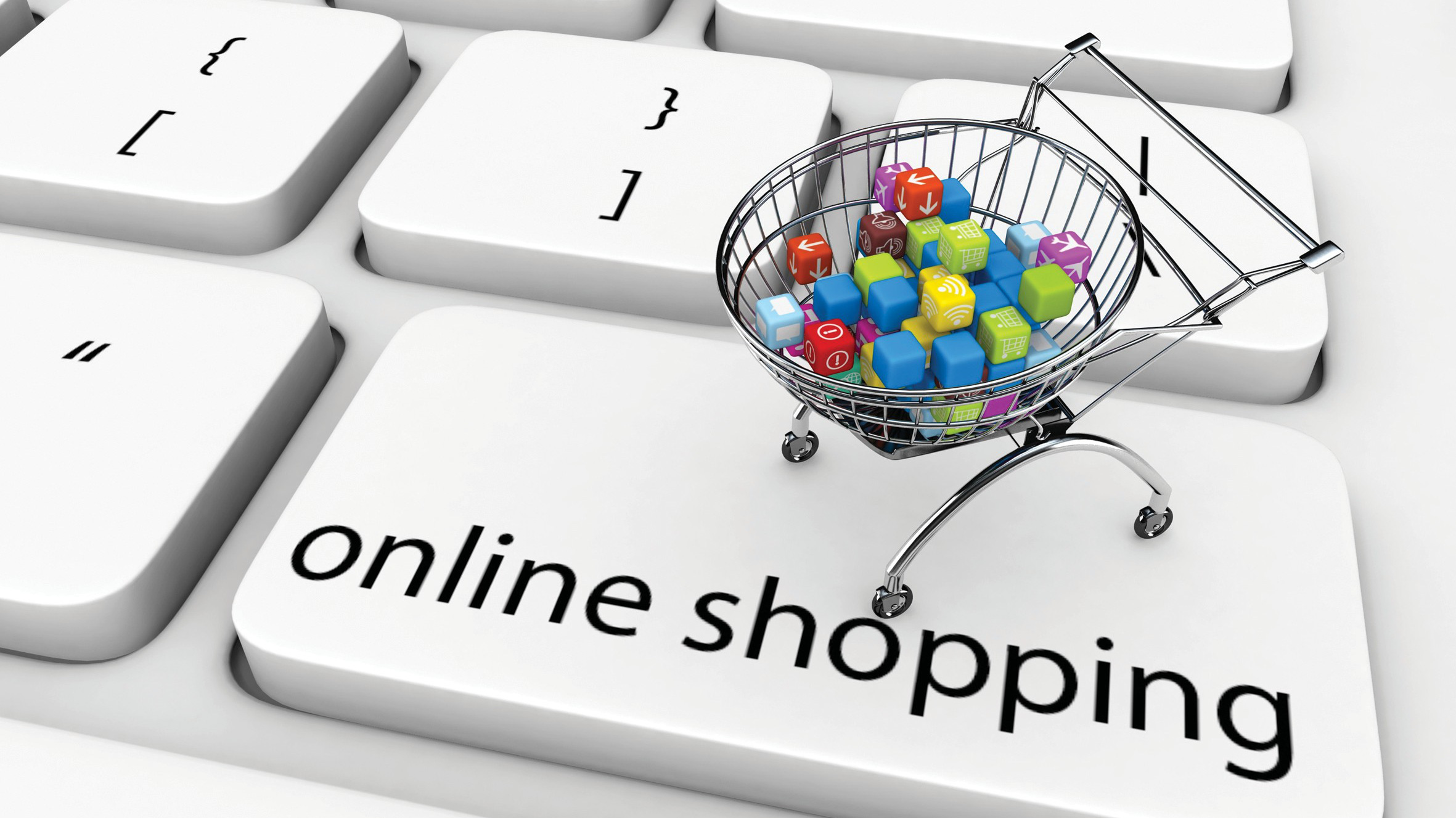 Người dùng tìm hiểu thông tin sản phẩm trước khi mua sắm online. Ảnh minh họa