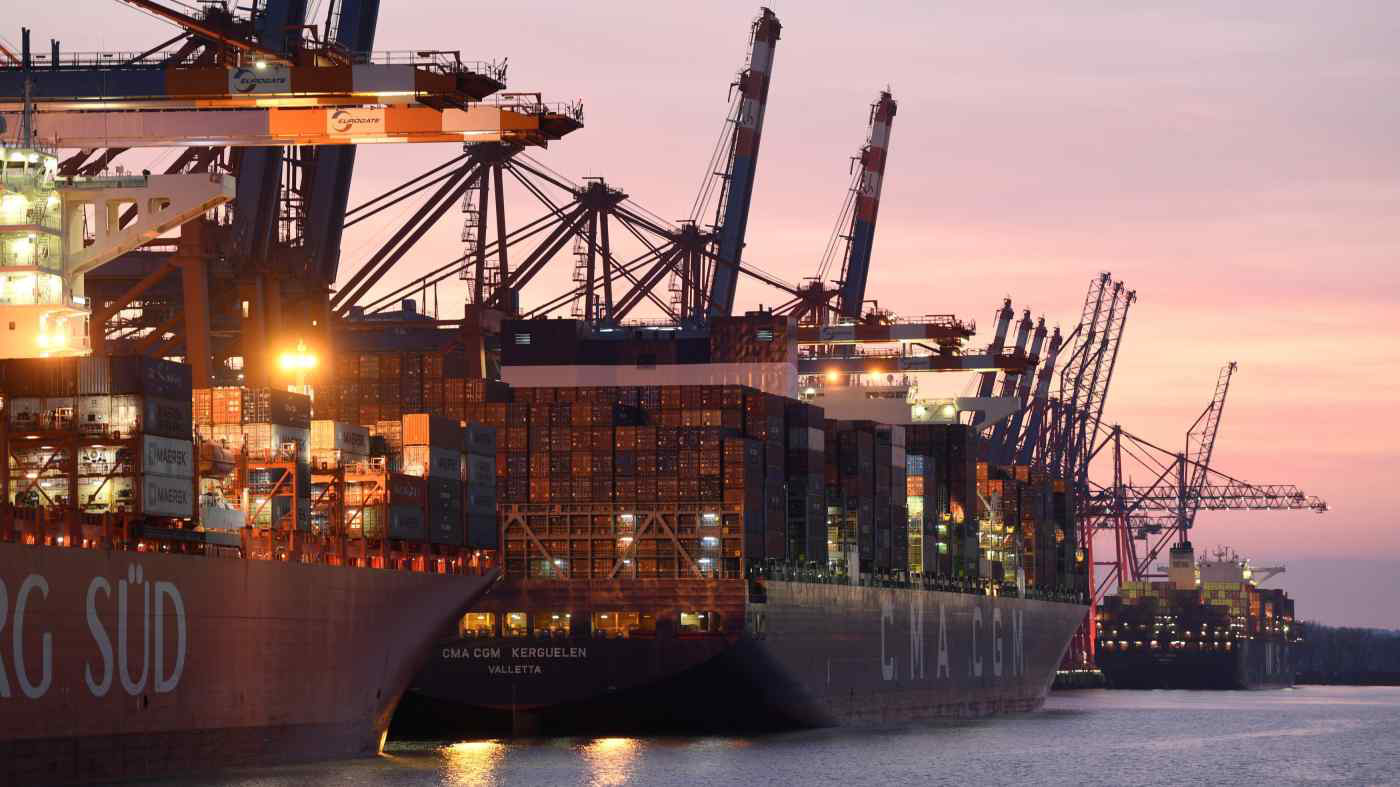 Sự cố kênh đào Suez tác động nghiêm trọng tới ngành vận tải biển toàn cầu - Ảnh: AFP