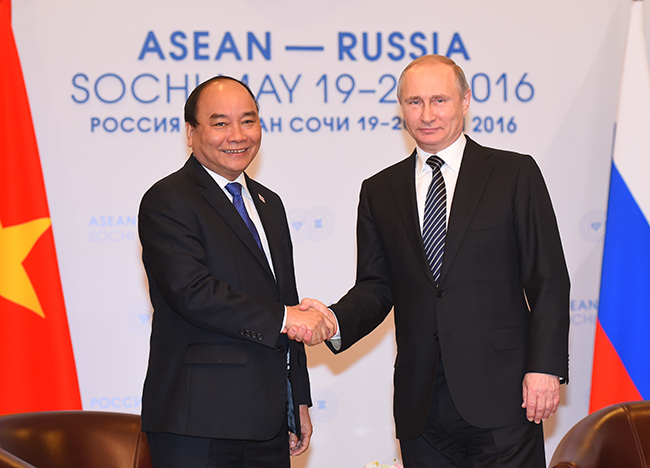 Ông Nguyễn Xuân Phúc, dưới cương vị Thủ tướng, hội kiến Tổng thống Liên bang Nga Vladimir Putin tại Sochi, Nga vào năm 2016 - Ảnh: VGP