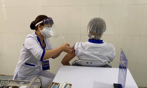 Hơn 52.000 người đã tiêm vaccine Covid-19 tại 19 địa phương