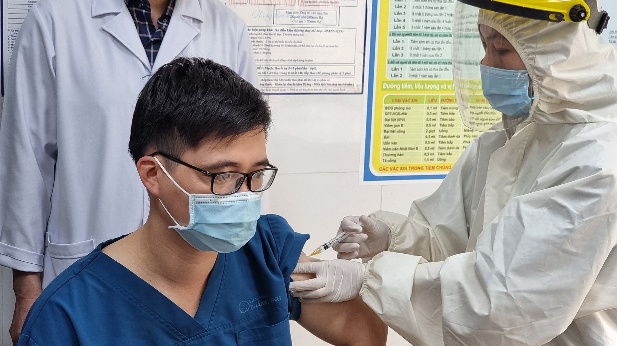 Tiêm vaccine Covid-19 tại Hải Dương. Ảnh - Bộ Y tế. 