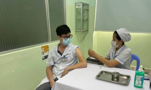 Tp.HCM dự kiến tiêm xong vaccine Covid-19 đợt 1 vào giữa tháng 4