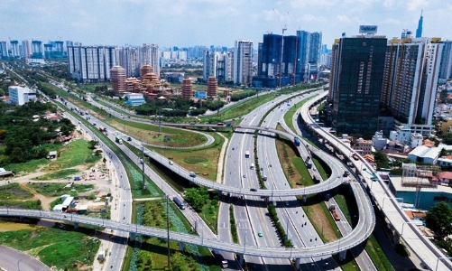 Tp.HCM cần đầu tư hạ tầng, đẩy mạnh chuyển đổi số để phát triển