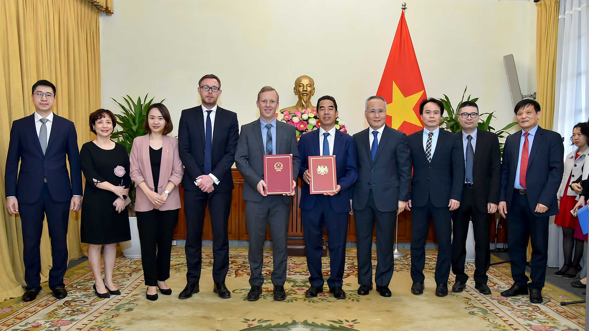 Lễ trao đổi Công hàm khẳng định ngày có hiệu lực của Hiệp định thương mại tự do (FTA) giữa Việt Nam và Anh - Ảnh: Bộ Ngoại giao