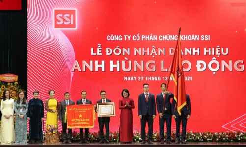 Doanh nghiệp chứng khoán đầu tiên đón nhận danh hiệu Anh hùng Lao động

