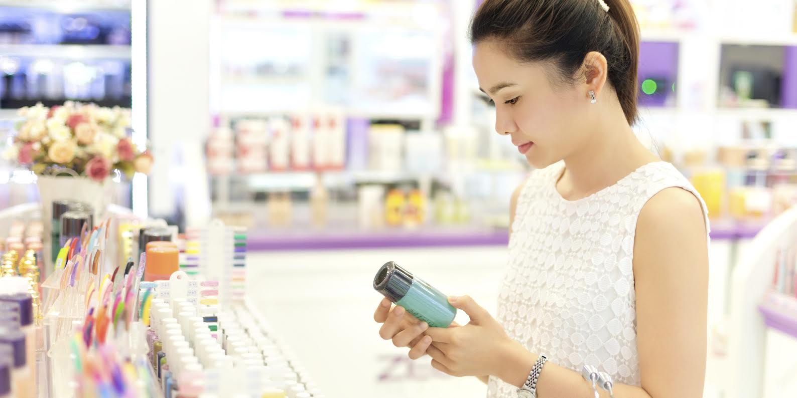 Roche-Posay, Avene, Bioderma, Vichy… Tuy nhiên, nhiều người cũng chưa biết đến các hãng sản xuất dược mỹ phẩm “100% Việt Nam” như Sao Thái Dương, Hải Long, Đại Việt Hương…