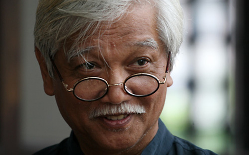 Mươi ngày trước, “ông nghị” Dương Trung Quốc cũng đã từng nói với báo 
chí rằng, ông không nghĩ nhiều đến kết quả được công bố sau khi lấy 
phiếu, mà nghĩ rằng người cho điểm cuối cùng là nhân dân.