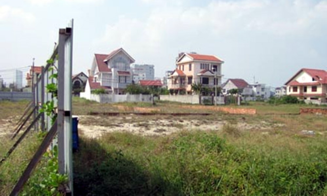 Bộ Tài nguyên và Môi trường cho biết, qua kiểm tra năm 2012 đã phát hiện gần 8.200 tổ chức vi phạm với diện tích 128.000 ha.