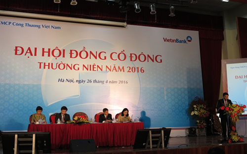 VietinBank và các ngân hàng thương mại nhà nước đã và sẽ không thể tăng vốn thời gian tới bằng các huy động nguồn lực của cổ đông hiện hữu, với sự chi phối của cổ đông Nhà nước.<br>