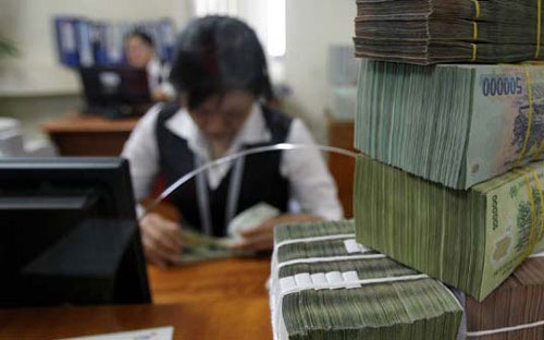 Về xác định mức thu phí trên cơ sở tính toán rủi ro của tổ chức tín 
dụng, Phó thủ tướng yêu cầu Bảo hiểm tiền gửi trình đề án lên Ngân hàng 
Nhà nước để nghiên cứu thận trọng, đề xuất lộ trình thích hợp, báo cáo 
Thủ tướng Chính phủ.<br>