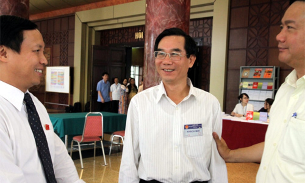 Từ trái sang: Phó chủ nhiệm Ủy ban Đối ngoại của Quốc hội Ngô Đức Mạnh, tân Tổng kiểm toán Nhà nước Nguyễn Hữu Vạn và Bộ trưởng Bộ Giao thông Vận tải Đinh La Thăng - Ảnh: CTV.<br>