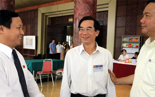 Từ trái sang: Phó chủ nhiệm Ủy ban Đối ngoại của Quốc hội Ngô Đức Mạnh, tân Tổng kiểm toán Nhà nước Nguyễn Hữu Vạn và Bộ trưởng Bộ Giao thông Vận tải Đinh La Thăng - Ảnh: CTV.<br>