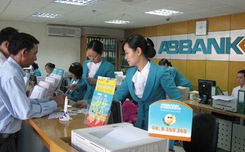 So với thời điểm trước khi chuyển nhượng - EVN giữ 102.056.018 cổ phiếu, chiếm tỷ lệ 21,27% vốn điều lệ của ABBank, đến nay EVN chỉ còn nắm giữ 76.856.018 cổ phiếu, tương đương 16,02% vốn điều lệ của ABBank. <br>