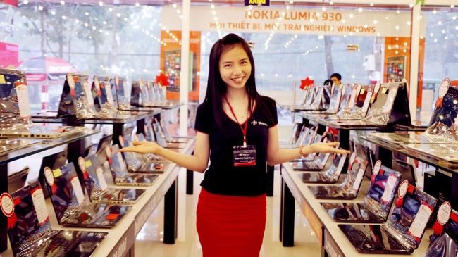 Suốt một thời gian dài trên thị trường chứng khoán, FPT được gọi là công ty về phân phối, bán lẻ, thay vì công ty công nghệ như mong muốn của lãnh đạo tập đoàn.