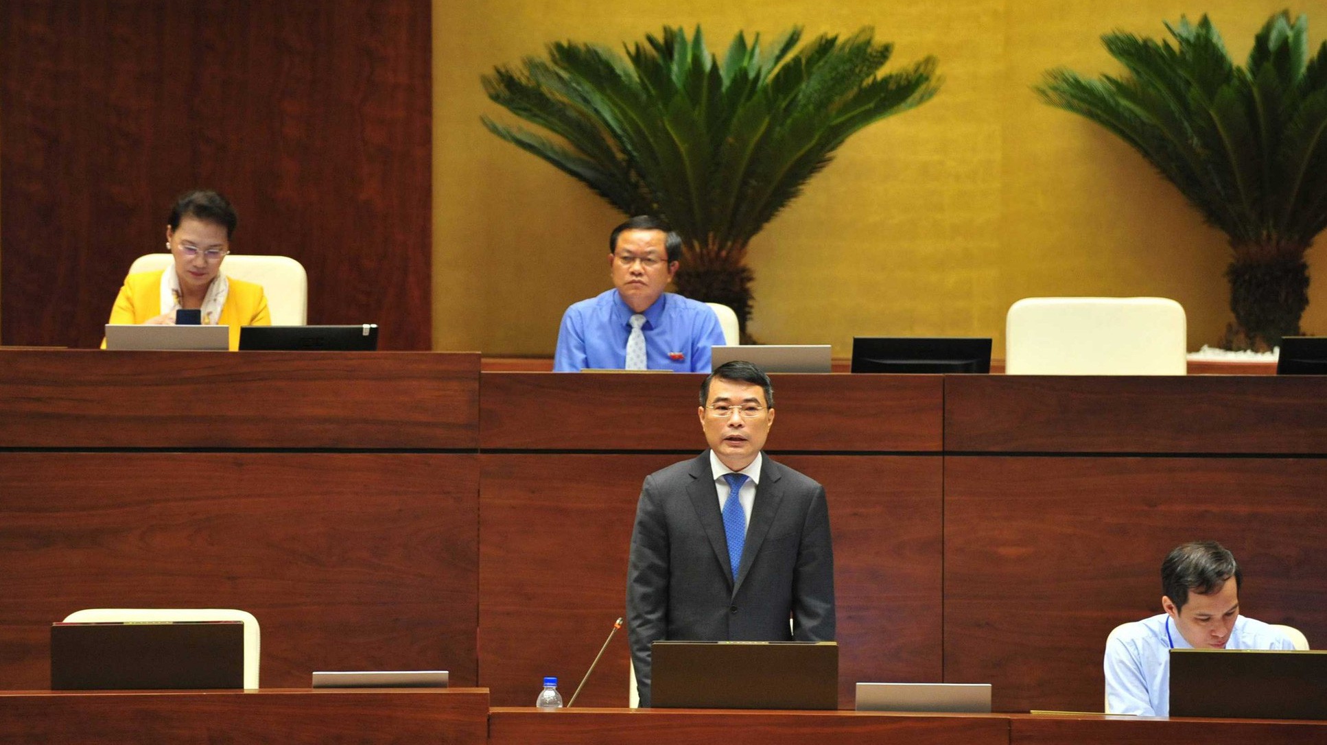 2017 đang hình thành một năm khác biệt về tăng trưởng tín dụng, với tốc độ dự kiến cao hơn hẳn so với những năm gần đây. Dự kiến Thống đốc Lê Minh Hưng sẽ giải trình về các tác động, các cân đối liên quan đến sự khác biệt này.