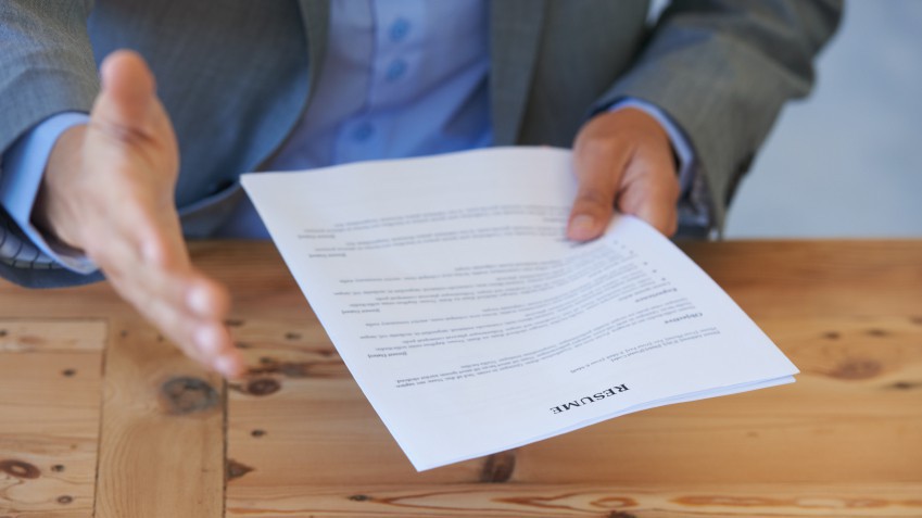 Hồ sơ dự tuyển xin gửi về Thời báo Kinh tế Việt Nam (trước ngày 20/1/2018).