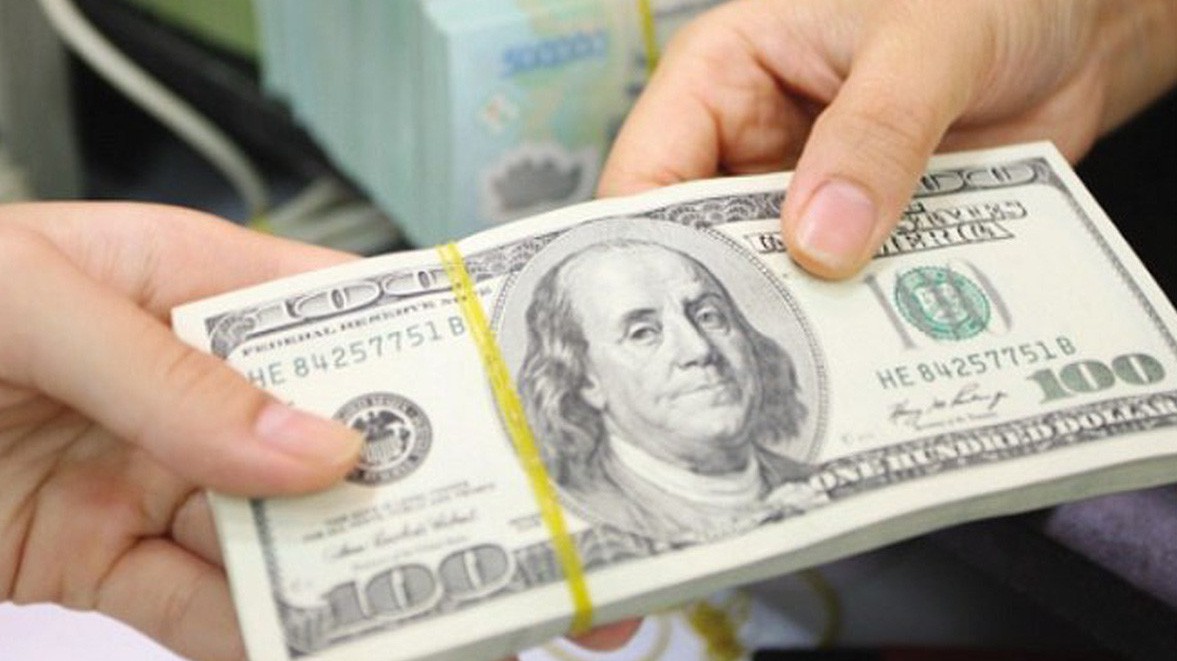 Tín dụng ngoại tệ trở nên "rẻ" khi rủi ro tỷ giá USD/VND được hạn chế trong năm 2017 và triển vọng sang 2018.