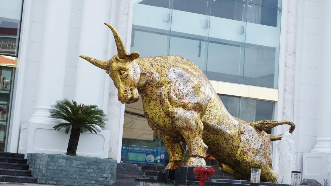 Vốn ngoại chảy mạnh vào ngân hàng Việt Nam trong bối cảnh thị trường chứng khoán khởi sắc - Ảnh: Quang Phúc.