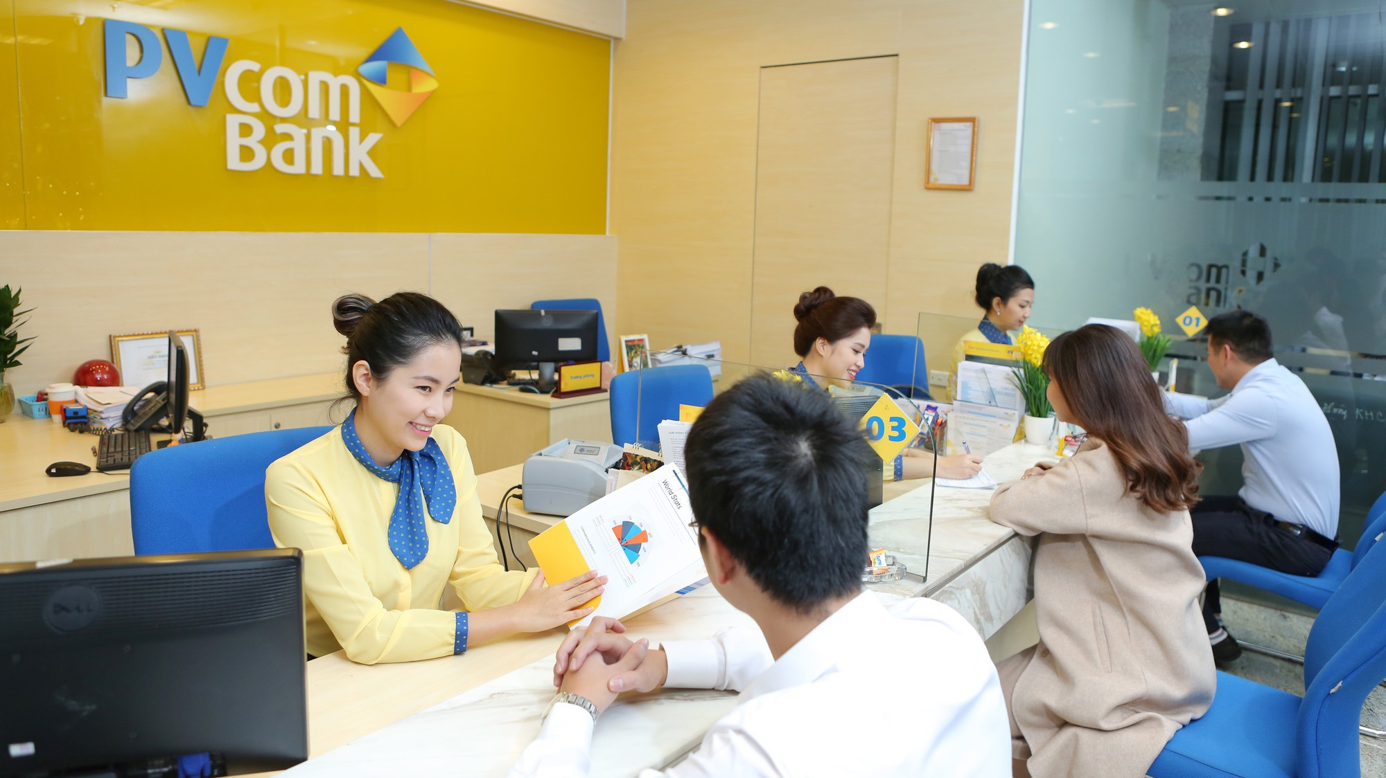 PVcomBank có vốn điều lệ 9.000 tỷ đồng, trong đó cổ đông lớn Petro Vietnam chiếm 52% và cổ đông chiến lược Morgan Stanley nắm 6,7% - Ảnh: Quang Phúc.