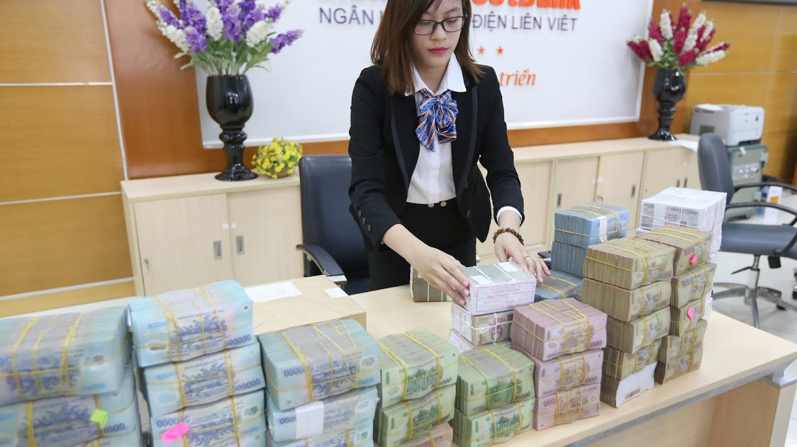 Khác biệt chưa từng có, năm 2018 đến nay Ngân hàng Nhà nước vẫn liên tục duy trì phát hành tín phiếu hút bớt tiền về cùng số dư tín phiếu lưu hành có quy mô lớn - Ảnh: Quang Phúc.