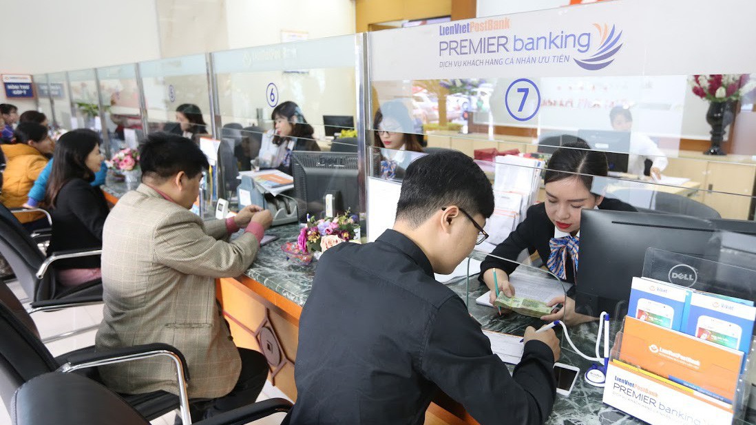 LienVietPostBank đang dịch chuyển cơ cấu nguồn vốn tăng tỷ lệ huy động bán lẻ, huy động từ cư dân nhằm ổn định và tăng tính bền vững của nguồn vốn. Đổi lại chi phí giá vốn đầu vào cao hơn - Ảnh: Quang Phúc.