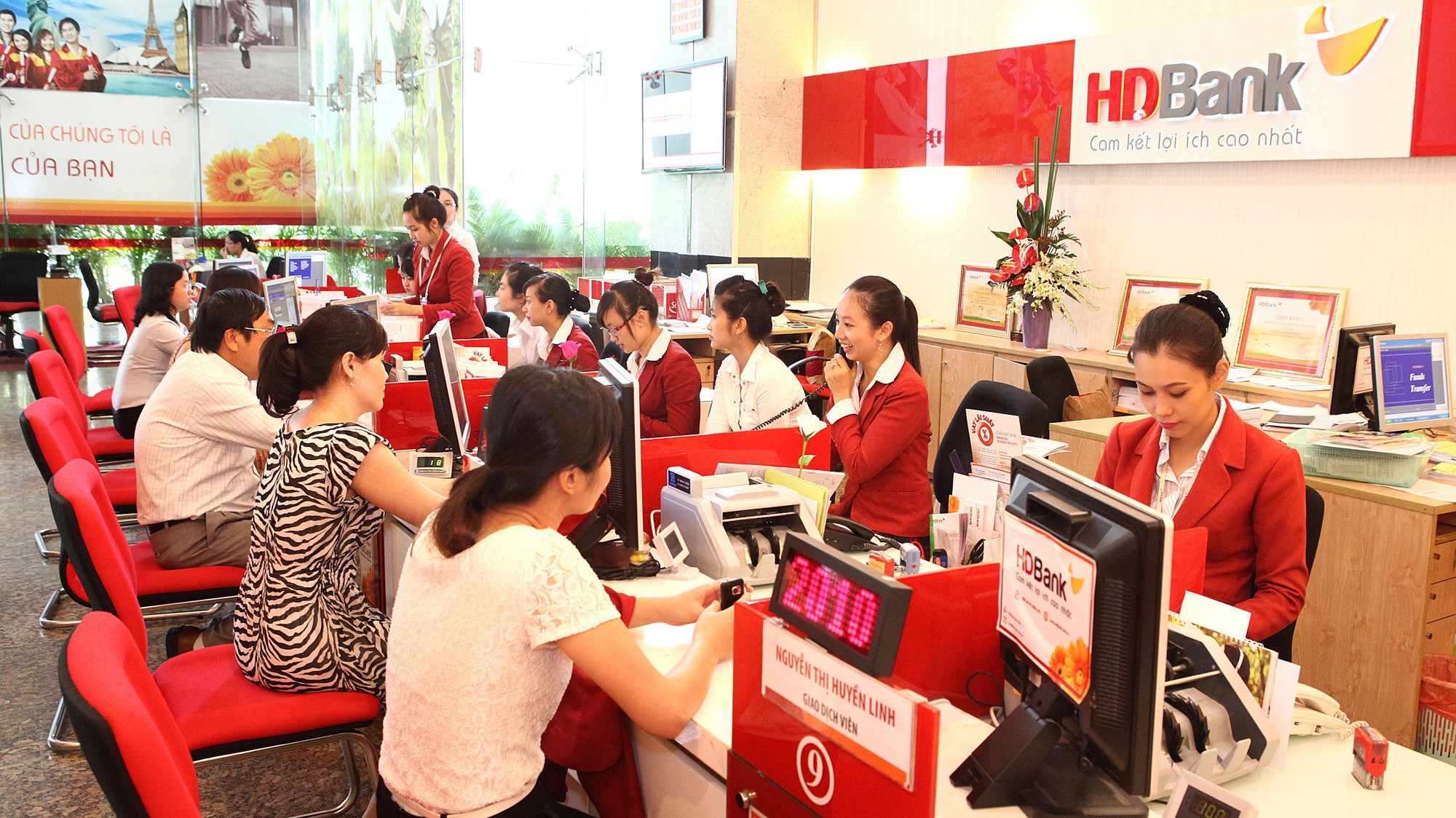 Trong nửa đầu năm nay HDBank tiếp tục có tốc độ tăng trưởng mạnh về thu dịch vụ, tăng tới 172% so với cùng kỳ 2017.