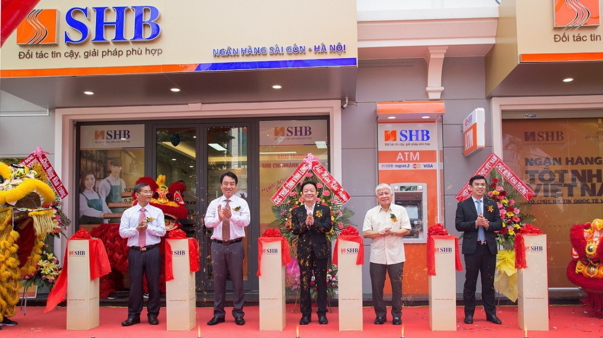 Lễ khai trương chi nhánh SHB Vĩnh Long.