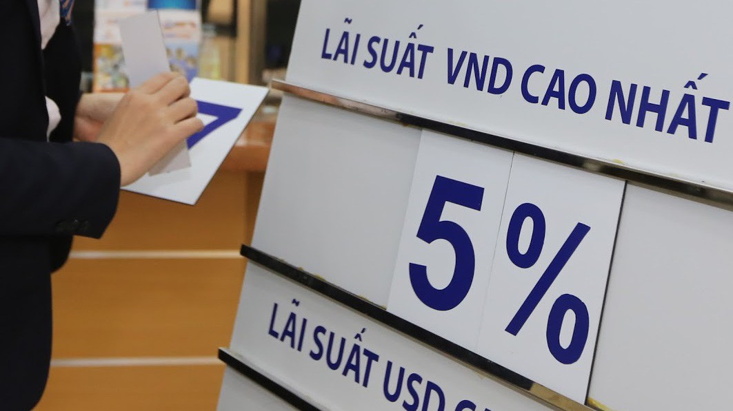 Từ trung tuần tháng 8/2018, nhiều ngân hàng thương mại đã có mức lãi suất cao nhất 8,4%/năm, thậm chí 8,7%/năm. Tất nhiên là chỉ áp với các kỳ hạn khá dài - Ảnh: Quang Phúc.