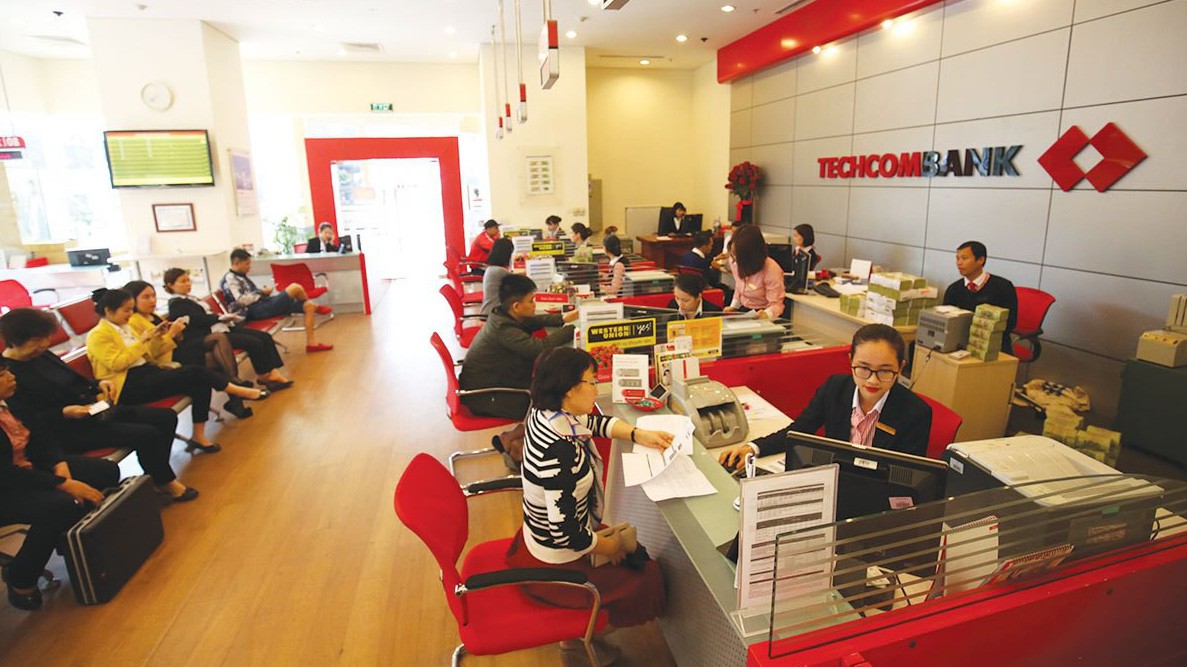Chính sách phát triển khách hàng nhanh với chi phí thấp hơn truyền thống, tạo cơ sở tài nguyên lớn để Techcombank đẩy mạnh bán chéo sản phẩm và đứng đầu thị trường ở nhiều phân khúc.