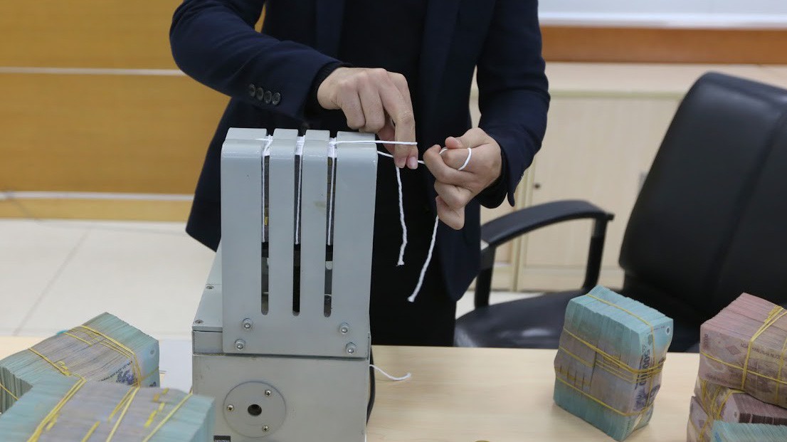 Tại phiên họp thường kỳ tháng 10 vừa qua, Thủ tướng Chính phủ đặt yêu cầu Ngân hàng Nhà nước có phương án ngay từ bây giờ đến cuối năm để đảm bảo không tăng lãi suất huy động, lãi suất liên ngân hàng - Ảnh: Quang Phúc.