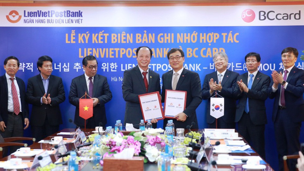 Lễ ký biên bản ghi nhớ hợp tác giữa LienVietPostBank với BC Card Hàn Quốc.