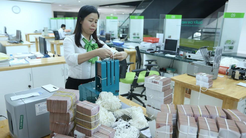 Cân đối vốn hệ thống đã thuận lợi hơn trước, khi thị trường ghi nhận đã có tuần Ngân hàng Nhà nước hút ròng 8.280 tỷ đồng, thay vì hoạt động bơm ròng kéo dài trước đó - Ảnh: Quang Phúc.