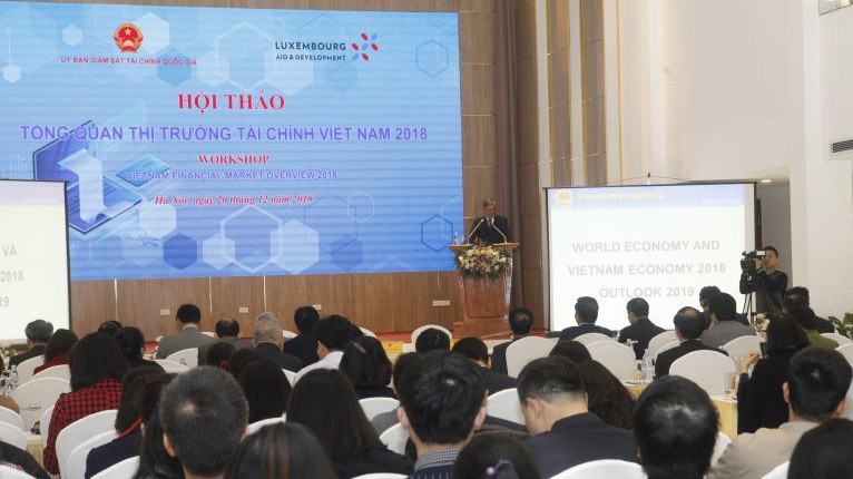 Ủy ban Giám sát tài chính Quốc gia nhận định, cung tiền và tín dụng đang dần được kiểm soát chặt chẽ để đảm bảo mục tiêu ổn định vĩ mô.