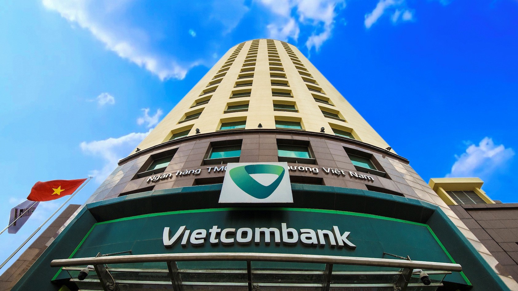 Dự kiến năm 2018 Vietcombank tiếp tục giữ vị trí số 1 hệ thống các tổ chức tín dụng Việt Nam về lợi nhuận với một quy mô khó có thành viên khác bám sát.