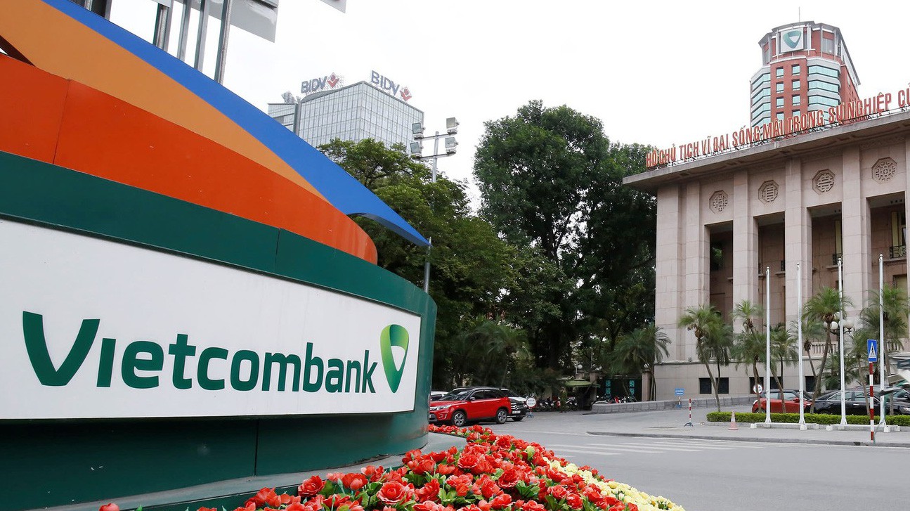 Với giao dịch trên để vốn cấp 1 tăng thêm gần 6.200 tỷ đồng, cũng như đã đáp ứng trước thời hạn Basel 2, dự kiến từ năm 2019 Vietcombank sẽ được cấp chỉ tiêu tăng trưởng tín dụng cao hơn, có thêm điều kiện vốn và không gian để tăng trưởng trong năm 2019.