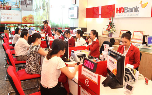 Với sản phẩm này, khách hàng lựa chọn mức tiền gửi định kỳ hàng tháng 
hoặc hàng quý với số tiền tối thiểu chỉ từ 100.000 đồng/tháng hoặc 
300.000 đồng/quý, tích lũy với kỳ hạn tới 10 năm tại HDBank.