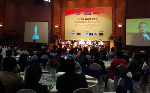 Đại diện doanh nghiệp, chuyên gia và nhà quản lý tại diễn đàn CEO với chủ đề “Quản trị khủng hoảng”.<br>