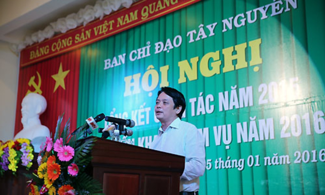 Ông Nguyễn Đức Hưởng, Phó chủ tịch LienVietPostBank - đầu mối tham gia triển khai dự án phát triển mắc-ca, phát biểu tại hội nghị tổng kết hoạt động năm 2015 và định hướng năm 2016 của Ban Chỉ đạo Tây Nguyên.